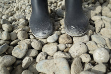 Load image into Gallery viewer, Washed 1 1/2" Drain Rock